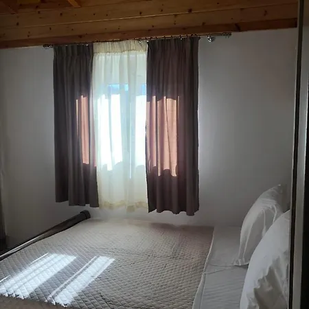 Apartment Milos *