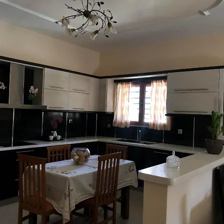 Apartamento Milos Himare