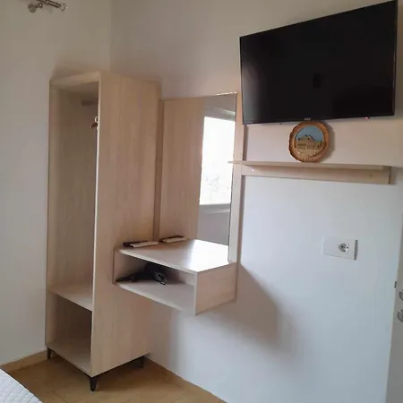 Apartment Milos Himarë